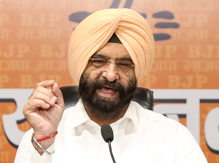 पंजाब में ड्रग्स पर सियासत तेज, सिरसा बोले-ड्रग माफिया चला रहे सरकार
