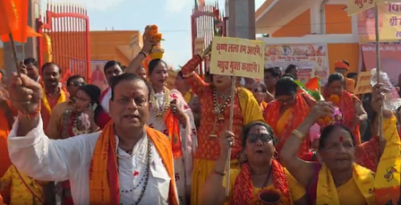 मथुरा में मंदिर आंदोलन का आह्वान, 'कन्हैया और नंदी नहीं रहेंगे बंदी' नारे के साथ निकाली गई शोभायात्रा