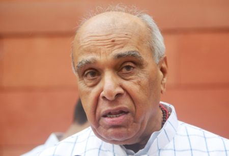 चढ़ावे वाले बयान पर सांसद जगदंबिका पाल बोले, अखिलेश यादव ने श्रद्धालुओं की भावनाओं को किया आहत