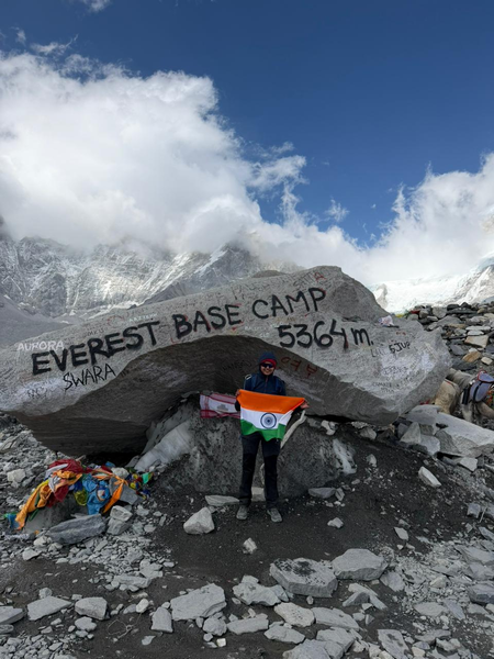 पालनपुर की 8 वर्षीय निक्षा बारोट ने सात दिनों में एवरेस्ट बेस कैंप पहुंचकर दिया योग का संदेश