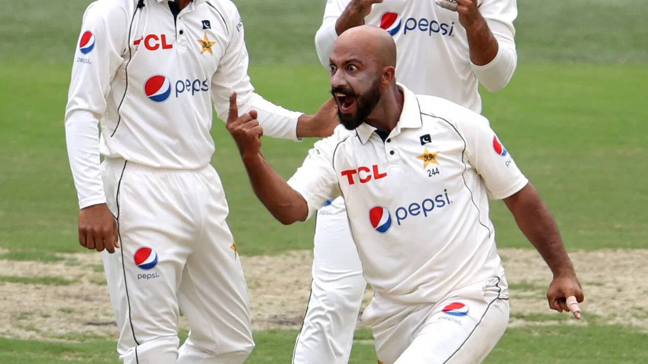 पहलगाम हमले के बाद पाकिस्तानी क्रिकेटर ने पोस्ट की ऐसी फोटो, जमकर पड़ी गालियां, हर कोई सुना रहा खरी खोटी