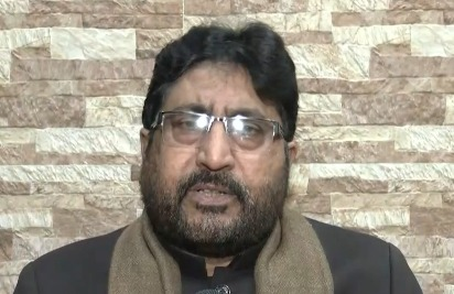 खुले में नमाज पर इलाहाबाद हाईकोर्ट के फैसले पर सियासी बवाल, शिया बोर्ड ने जताई आपत्ति