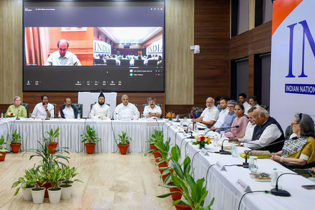 इंडिया ब्लॉक की बैठक पर एनडीए नेता बोले-बिखर चुका है इंडी गठबंधन