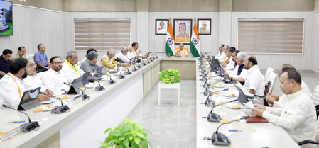 यूपी कैबिनेट से कई प्रस्तावों पर मुहर, नए एक्सप्रेसवे, स्कूटी योजना और मानसून सत्र को मिली मंजूरी