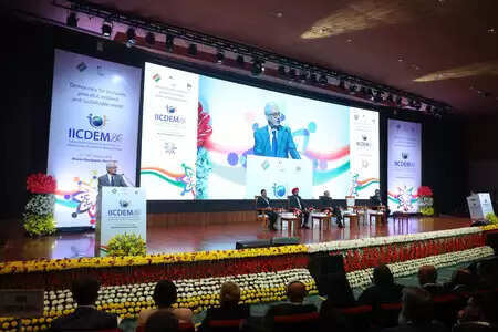 दिल्ली: आईआईसीडीईएम-2026 सम्मेलन में वैश्विक चुनाव निकायों के प्रमुखों ने लिया भाग