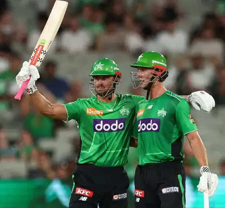 बीबीएल: मार्कस स्टोइनिस का गेंद और बल्ले से कमाल, मेलबर्न स्टार्स ने होबार्ट हर्रिकेंस को 8 विकेट से हराया