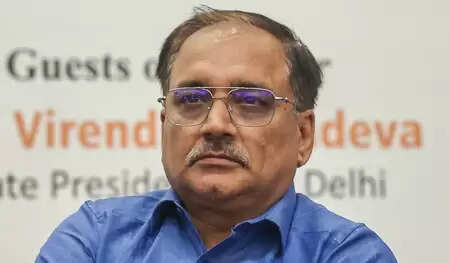 दिल्ली के मोहल्ला क्लीनिकों में बड़े घोटाले, बंद होने की वजह छिपाकर 'आप' झूठ फैला रही: वीरेंद्र सचदेवा