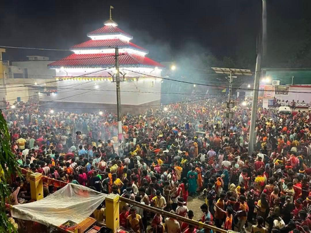 बिहार : तेलडीहा मंदिर में पाठा बलि की परंपरा, मिट्टी के गर्भगृह में विराजती हैं मां, विकास की दरकार