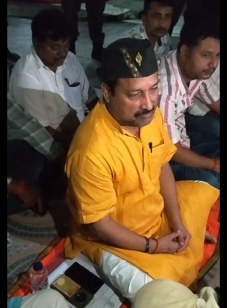 बिहार: विधायक विनय बिहारी अपनी ही सरकार के खिलाफ धरने पर बैठे, बाढ़ राहत में लापरवाही का लगाया आरोप