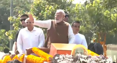 पीएम मोदी ने सोमनाथ में किया रोड शो, लोगों ने किया जोरदार स्वागत