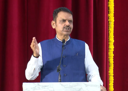 महाराष्ट्र: सीएम फडणवीस ने एमपीएससी पेपर लीक मामले में न्यायिक जांच के लिए गवर्नर से मंजूरी मांगी