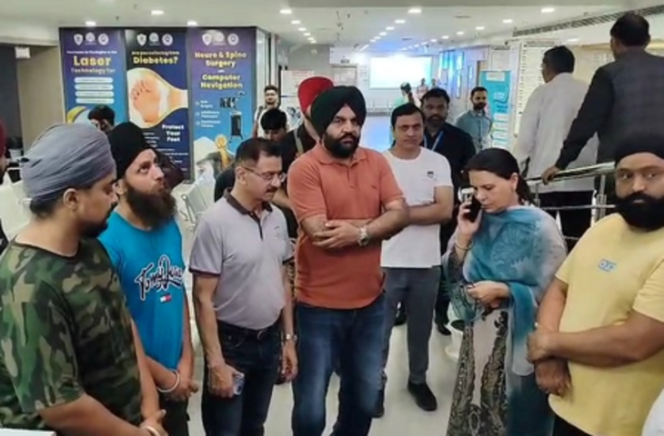 पुंछ हमले में घायल हुए परिवार से मिले कांग्रेस सांसद गुरजीत सिंह औजला, मदद का दिया आश्वासन