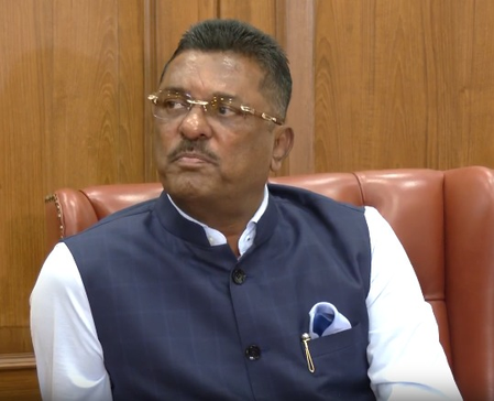 महाराष्ट्र: यात्रियों की जान से खिलवाड़ करने वाला एक भी रिक्शा सड़क पर न दिखे, परिवहन मंत्री का सख्त निर्देश