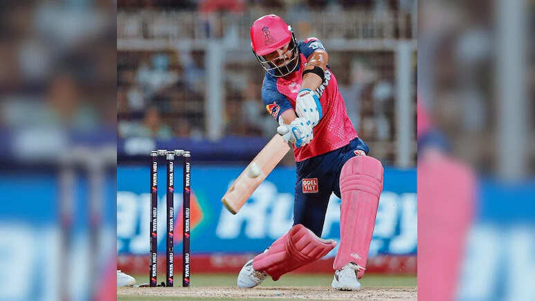 IPL में Riyan Parag ने उडा दिया गर्दा, महारिकॉर्ड बनाकर दुनिया को किया हैरान, बने ऐसा करने वाले इकलौते बल्लेबाज