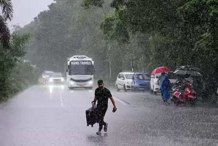 तमिलनाडु में बारिश और बिजली का अलर्ट, आईएमडी ने जारी की चेतावनी