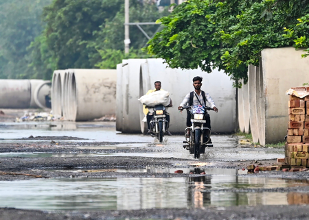 दिल्ली-एनसीआर में मौसम का मिजाज बदला, आज भी होगी बारिश, पूरे हफ्ते बादलों की आवाजाही जारी