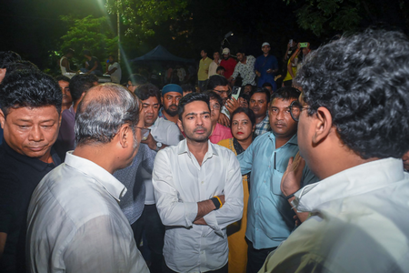कालीघाट में बिल्डिंग नियमों के कथित उल्लंघन के मामले में केएमसी ने अभिषेक बनर्जी के पिता को किया तलब