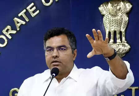 प्रदूषण और सुरक्षा पर अंकुश लगाने के लिए दिल्ली की 1,400 किलोमीटर सड़कों का नवीनीकरण किया जाएगा: परवेश वर्मा