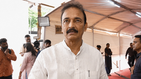 महाराष्ट्र : डांस बार पर जगताप के सवाल, शिरसाट ने राउत और विपक्ष को दिया करारा जवाब