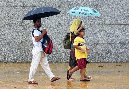 बंगाल की खाड़ी में बदल रहा मौसम, दक्षिण बंगाल में सोमवार तक भारी से बहुत भारी बारिश का अलर्ट