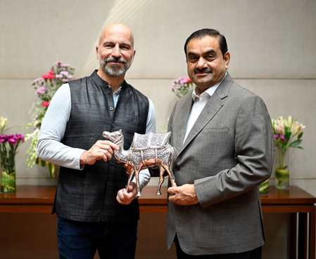 उबर, अदाणी समूह के साथ मिलकर भारत में अपना पहला डेटा सेंटर लॉन्च करेगी
