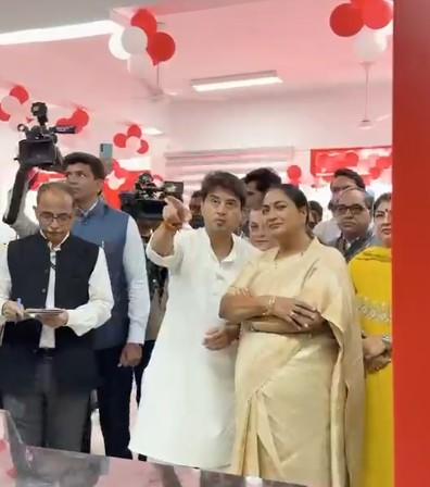 सीएम रेखा गुप्ता ने ज्योतिरादित्य सिंधिया के साथ मिलकर नेहरू प्लेस डाकघर का किया लोकार्पण