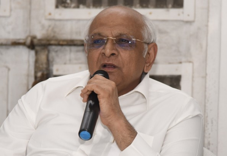 गुजरात सरकार का बड़ा फैसला: टॉप जिला-तालुका अधिकारियों को मिलेगा 'अटल सुशासन पुरस्कार'