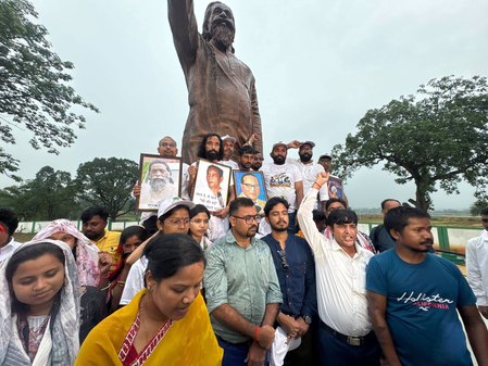 झारखंड में भर्ती व्यवस्था में सुधार की मांग पर छात्र नेता देवेंद्र महतो ने शिबू सोरेन के पैतृक गांव से निकाली यात्रा