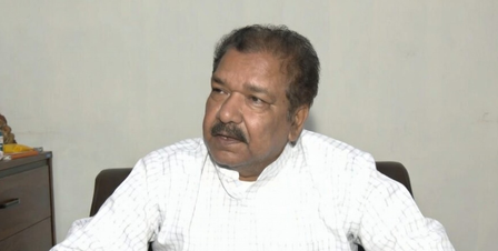 राहुल गांधी की वजह से कांग्रेस की डूब रही 'नाव': मंत्री दिलीप जायसवाल