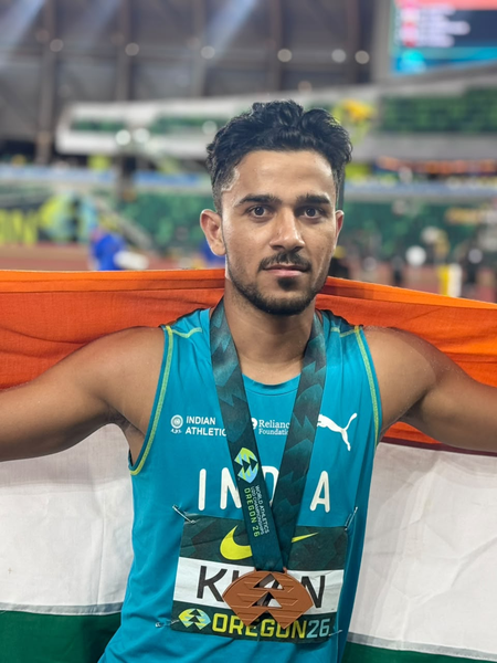वर्ल्ड एथलेटिक्स अंडर20 चैंपियनशिप: इंडियन नेवी के एथलीट्स ने जीते पदक, रक्षा मंत्री ने बताई 'समर्पण और अनुशासन की मिसाल'