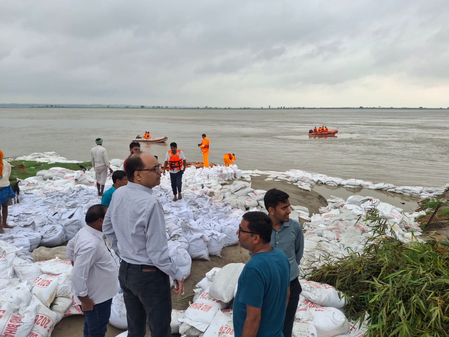 बिहार में बढ़ते गंगा-नदियों के जलस्तर से बढ़ी चिंता, भागलपुर में तटबंध की सुरक्षा को युद्धस्तर पर काम जारी