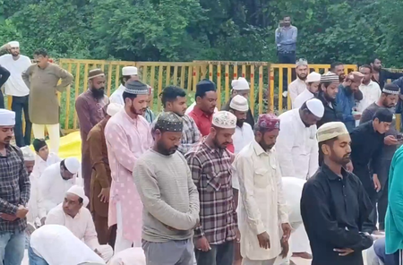 मध्य प्रदेश: कड़ी सुरक्षा के बीच भोजशाला कॉम्प्लेक्स के पास अदा हुई जुमे की नमाज