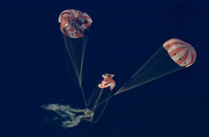 ऐतिहासिक मिशन आर्टेमिस II संपन्न, अंतरिक्ष यात्रियों की धरती पर सुरक्षित लैंडिंग