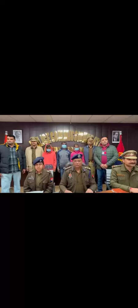 अवैध संबंधों के शक में हुई हत्या का 24 घंटे में खुलासा, तीन आरोपी गिरफ्तार