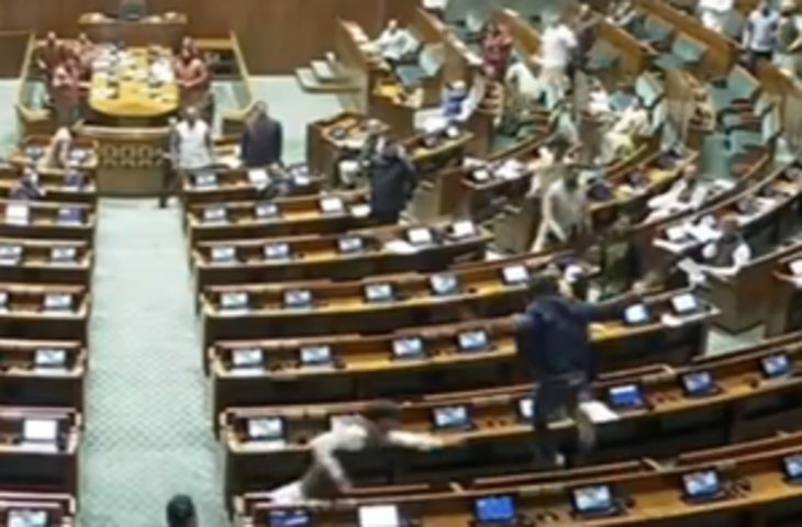 लोकसभा की सुरक्षा में चूक, स्पीकर बिरला ने मांगी रिपोर्ट, दर्शक दीर्घा के पास पर लगाई रोक