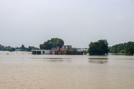 बिहार में नदियों के जलस्तर में गिरावट, गंगा समेत कई नदियां अब भी कई स्थानों पर खतरे के निशान से ऊपर