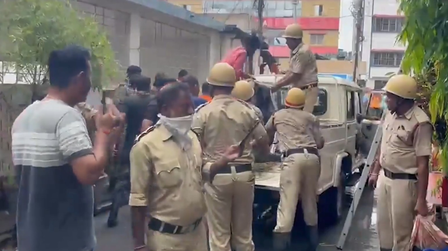 बंगाल के तारापीठ में आग का कहर; 6 लोगों की दर्दनाक मौत, कई घायल अस्पताल में भर्ती