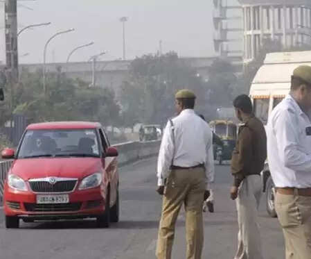 गौतमबुद्धनगर यातायात पुलिस की बड़ी कार्रवाई, आठ माह में लाखों वाहनों पर चला जुर्माना