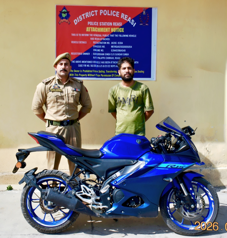 जम्मू-कश्मीर: नशा तस्करी से अर्जित संपत्ति पर कार्रवाई, तस्कर की मोटरसाइकिल जब्त