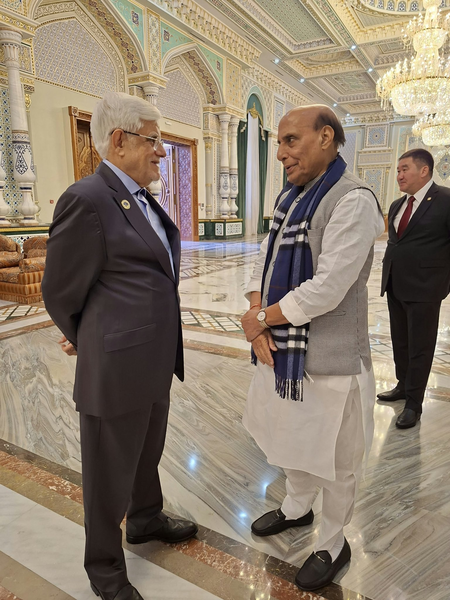 रक्षा मंत्री व ताजिकिस्तानी पीएम की मुलाकात, ईरान के प्रथम उपराष्ट्रपति से भी हुई बात