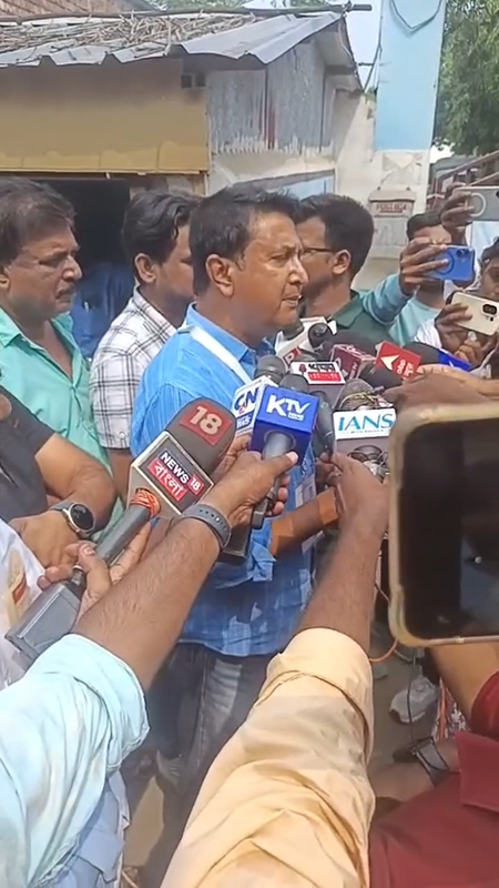 पश्चिम बंगाल उपचुनाव : कांग्रेस उम्मीदवार ने दिया धरना, रेजीनगर में दोबारा मतदान की मांग
