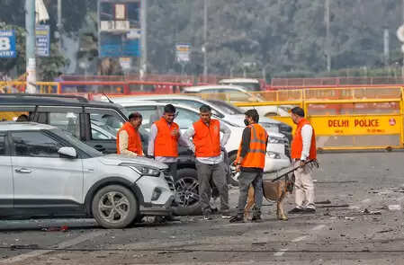 लाल किला विस्फोट मामले की जांच कर रही सुरक्षा एजेंसियों की गृह मंत्री अमित शाह ने की सराहना