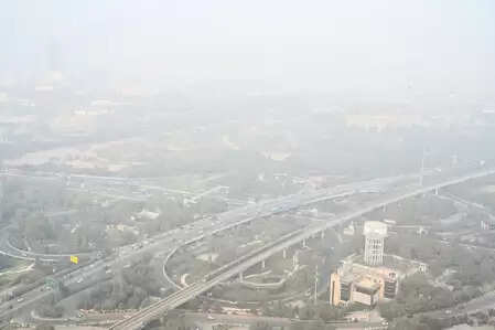 एनसीआर में वायु गुणवत्ता में गिरावट, ठंड और कोहरे ने बढ़ाई लोगों की मुश्किलें