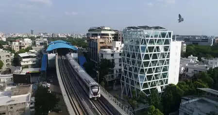 गुजरात : सीएम भूपेंद्र पटेल की 2026 के प्रारंभ पर अभिनव भेंट, गिफ्ट सिटी में आईएआईआरओ की होगी स्थापना