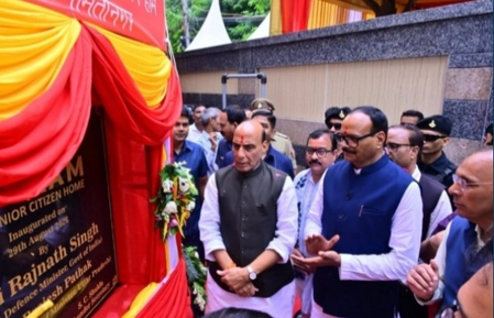 फ्रेगरेंस पार्क से लखनऊ की खूबसूरती में जुड़ी नई खुशबू, विकास ऐसा हो जो जीवन में महसूस हो : राजनाथ सिंह