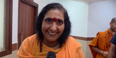 'उनका दिल कभी देश के लिए नहीं धड़का', साध्वी ऋतंभरा ने सोनिया गांधी की आलोचना की