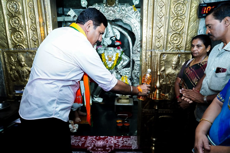 केंद्रीय मंत्री सोमन्ना और विजयेंद्र ने प्रार्थना और सफाई अभियान के साथ पीएम मोदी का जन्मदिन मनाया