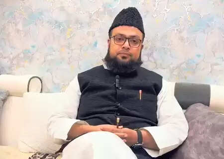 तलाकशुदा और विधवा महिलाओं के प्रति समाज का रवैया शर्मनाक: मौलाना इसहाक गोरा