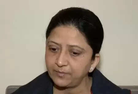 मेरे पिता से सीख लेकर दिग्विजय सिंह को संन्यास लेना चाहिए : निधि सत्यव्रत चतुर्वेदी