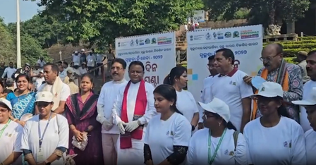 ओडिशा: मुख्यमंत्री मोहन चरण माझी ने उदयगिरि-खंडगिरि में सफाई अभियान में लिया हिस्सा